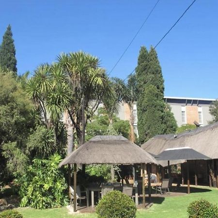 Aero Guest Lodge Kempton Park Exterior foto