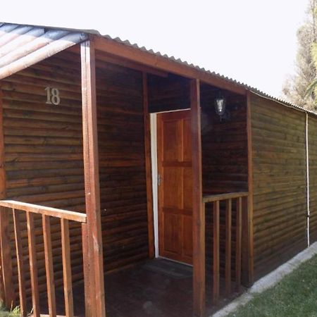 Aero Guest Lodge Kempton Park Exterior foto